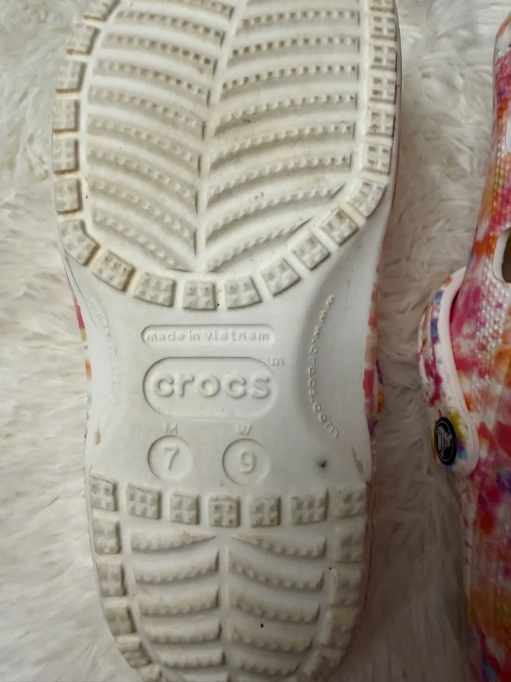 Women Tie-Dye Crocs Clog Sandals - White Multicolor Size 9 - Picture 5 of 9
